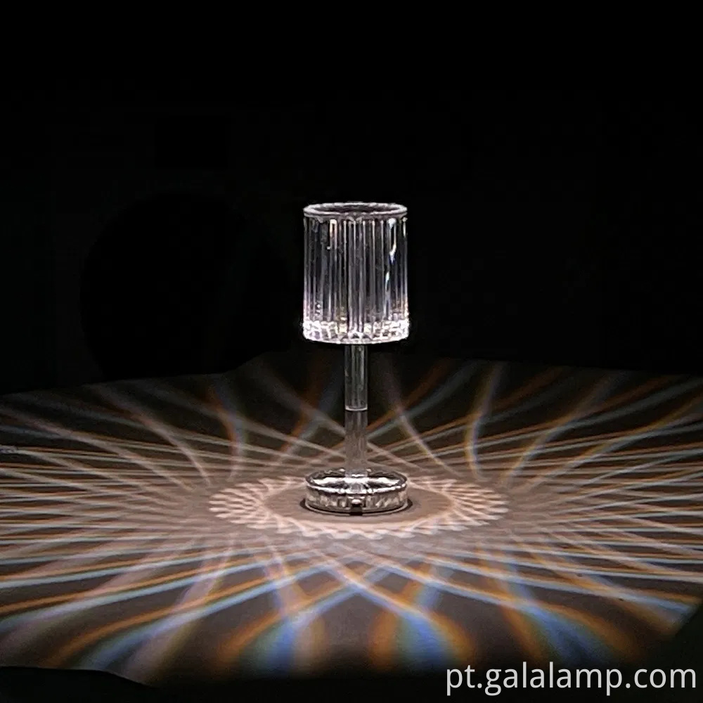 Lumbo de piso romântico elegante para ambiente aconchegante da sala de estar